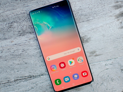 Про смартфон Samsung Galaxy S10: що в поколінні твоєму?